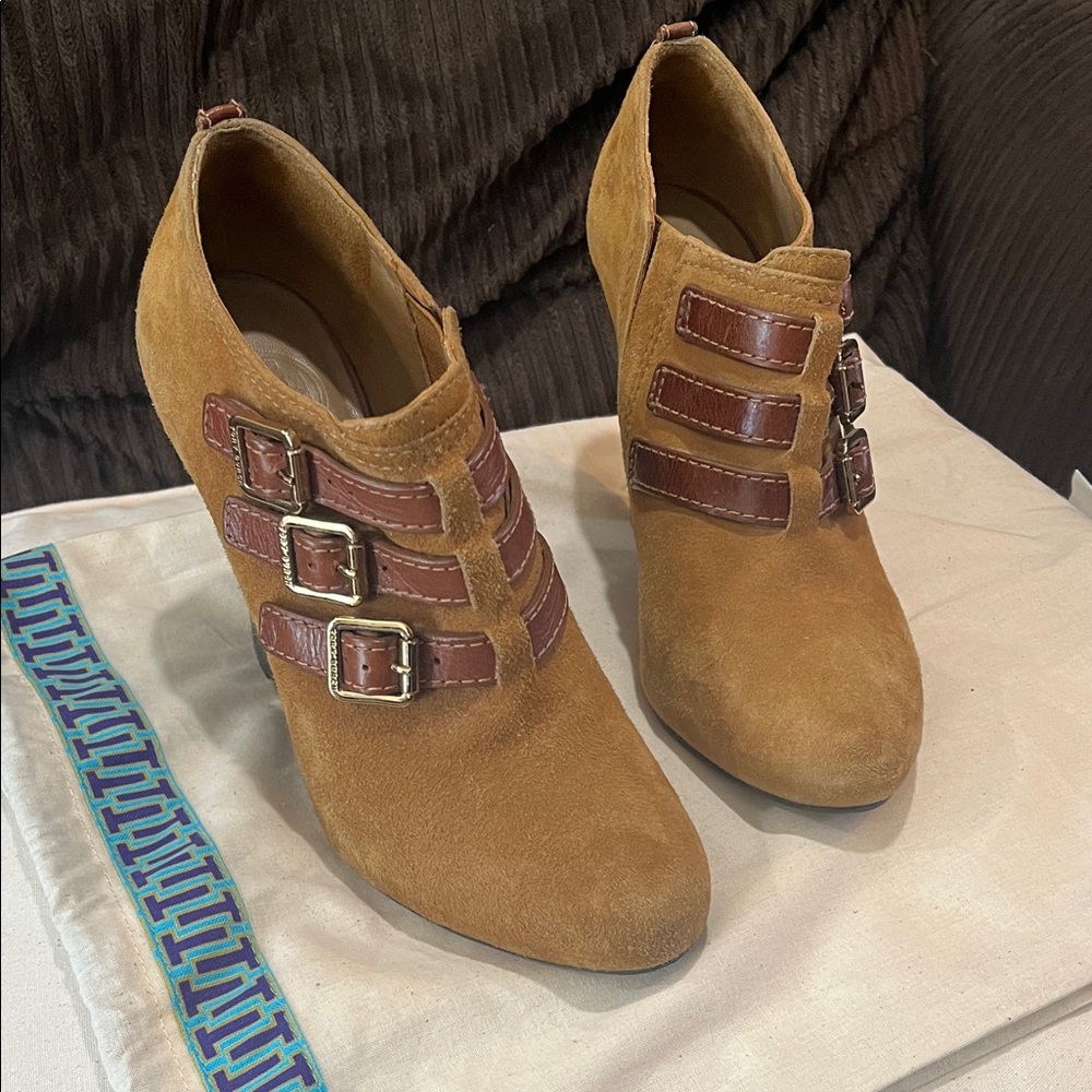 Tory Burch Gabriel Tan Suede Ankle Boots /Bootie with Brown Buckle Straps 7